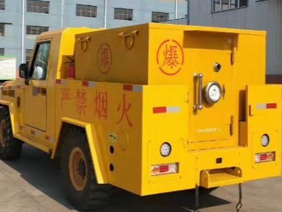 灵石凯龙爆破器材运输车：保障爆破任务的安全运行